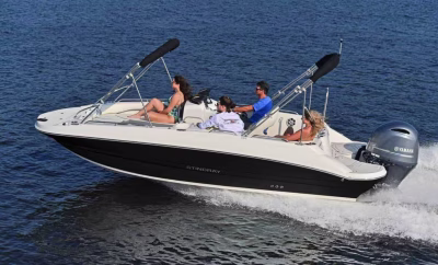 Deck Boat Rentals: The Perfect Balance of Space, Speed, and All-Day Versatility
